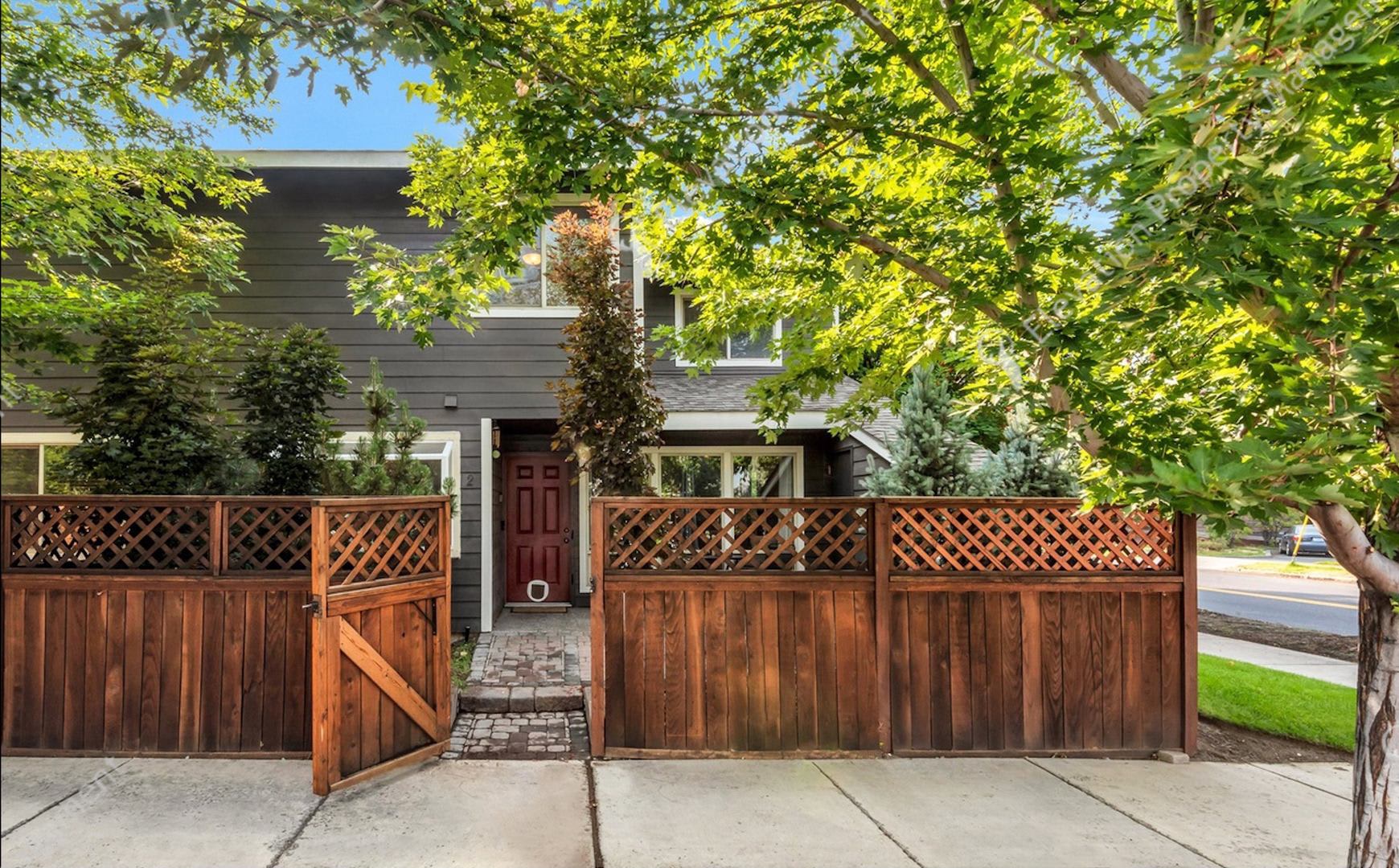 Renovated 1 BR – photo 1