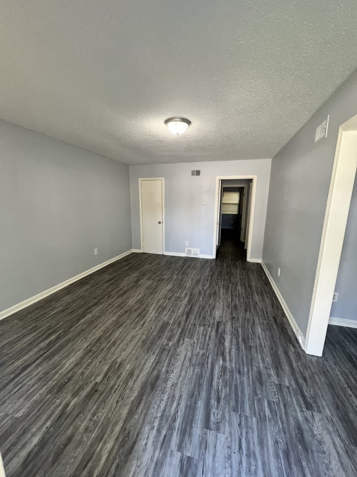 2901 Elbert Drive – photo 2
