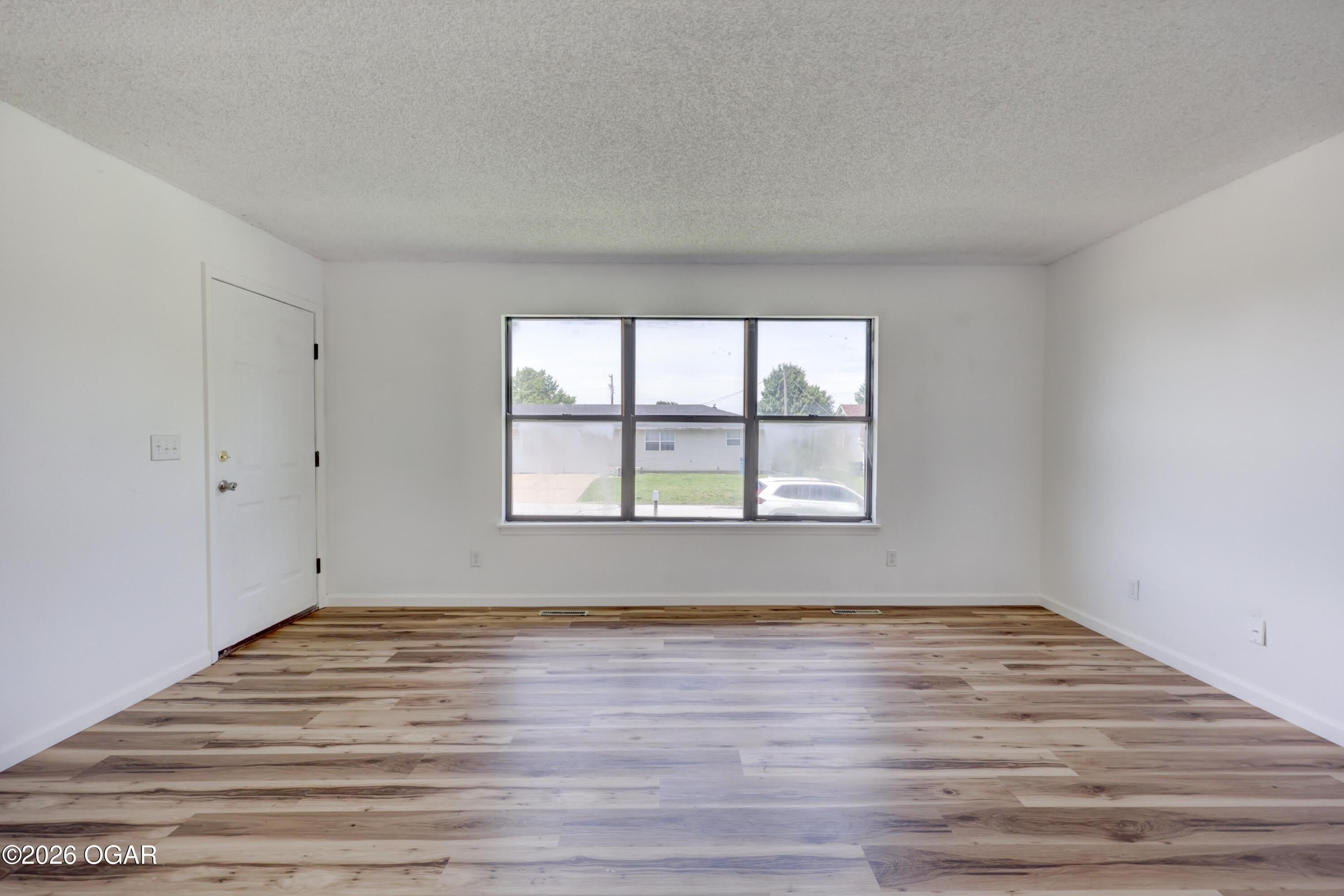 3040 W 15Th Street – photo 4