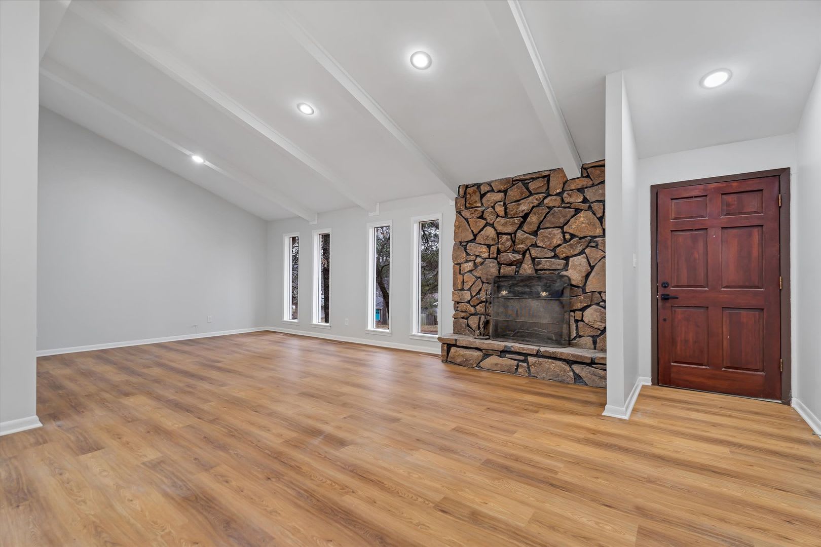 Spacious 3 Bed 3 Bath Home In Valley View School District – photo 2