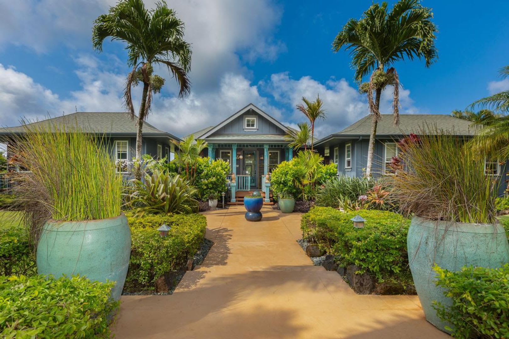Private North Shore Oasis: Unique Pod-Style Estate with Zero-Edge Pool & Ocean View – photo 2
