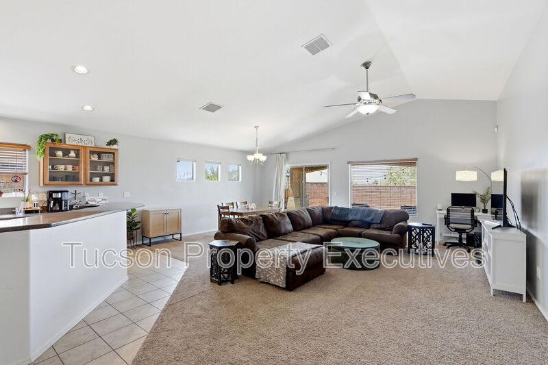 11655 West Stone Hearth Street – photo 4