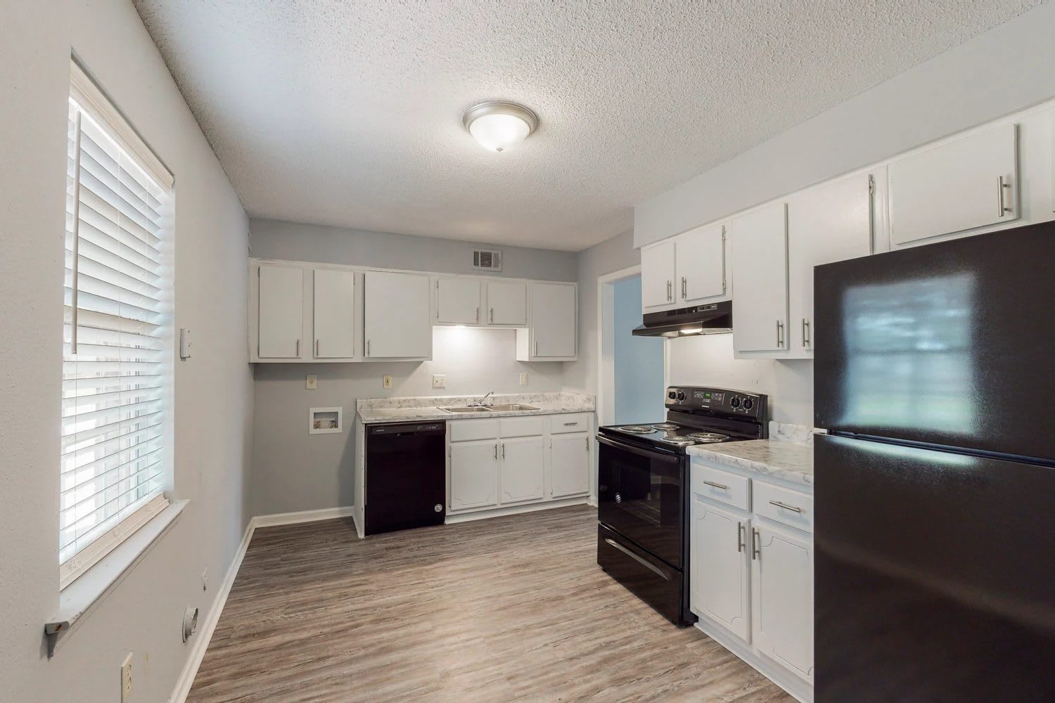 Luxe at Raleigh Apartments – photo 5