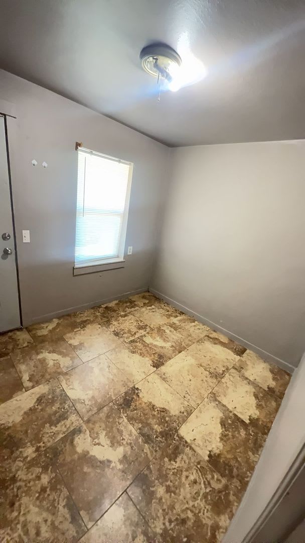 1 Bedroom / 1 Bathroom Apartment in Madras Oregon – photo 4