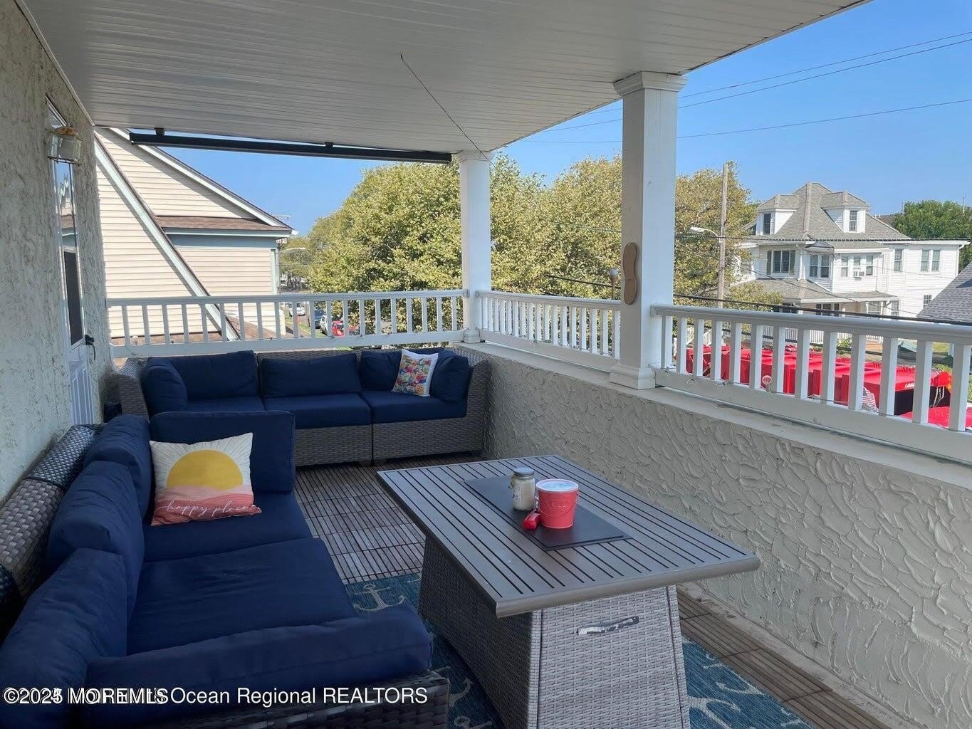 711 Beach Avenue – photo 3