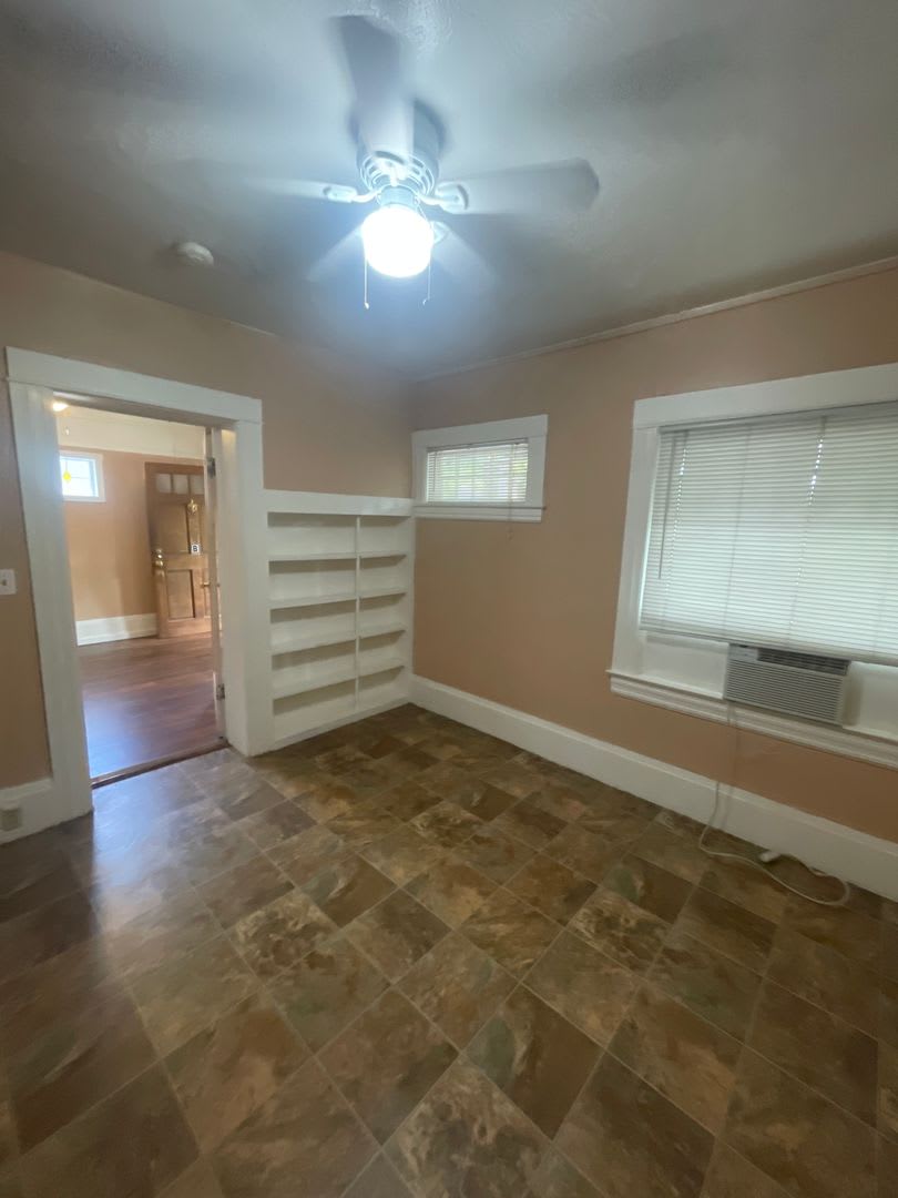 521 T St #B – photo 5