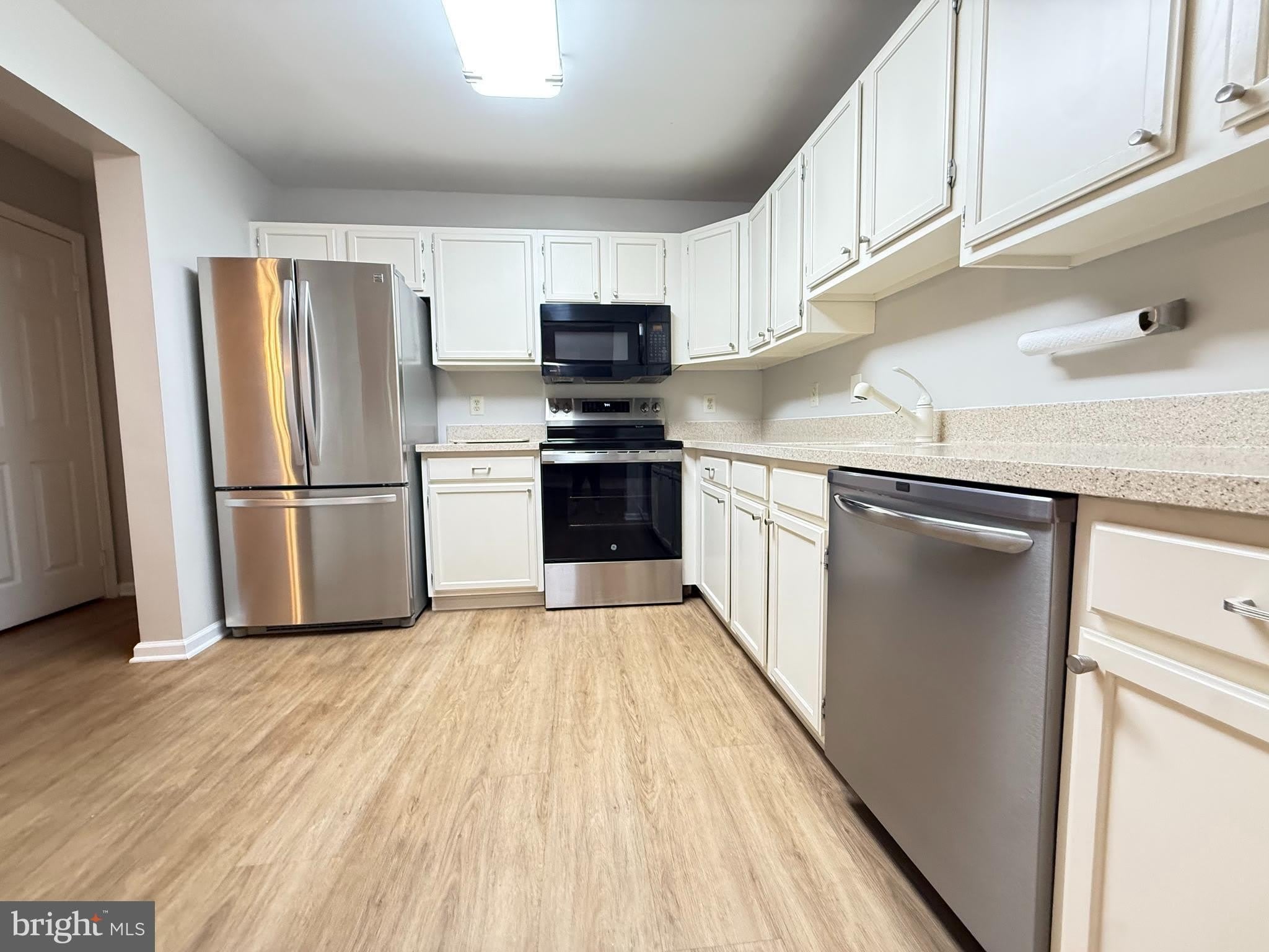 9408 SHEFFIELD – photo 5