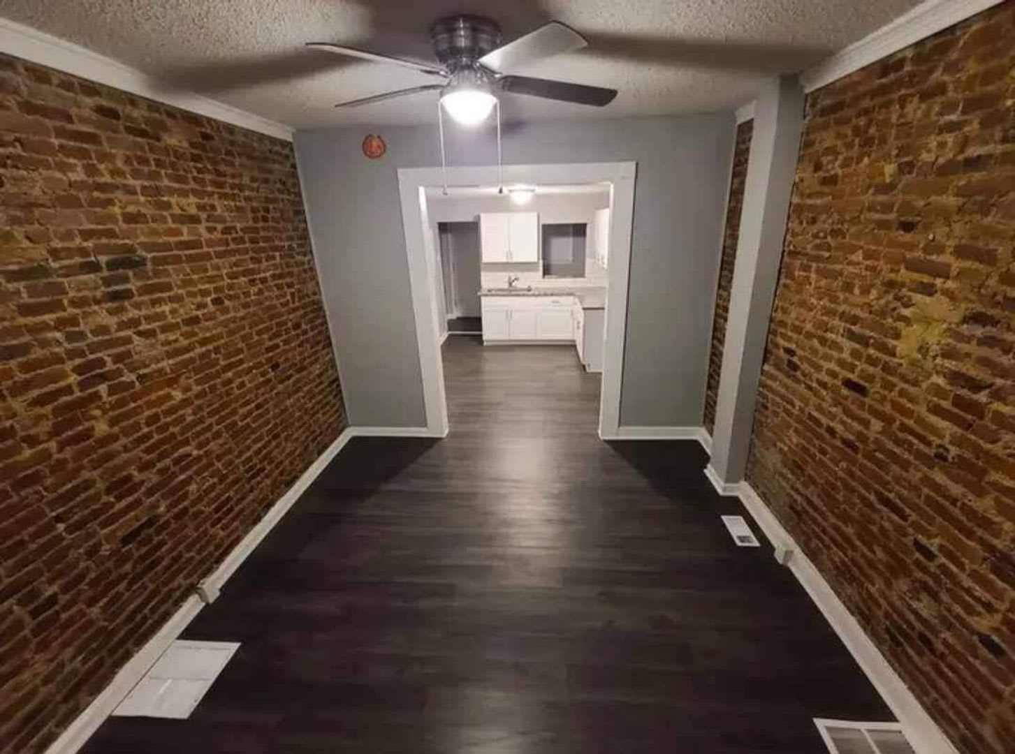 3 Bedroom 1 Bathroom Townhouse – photo 4