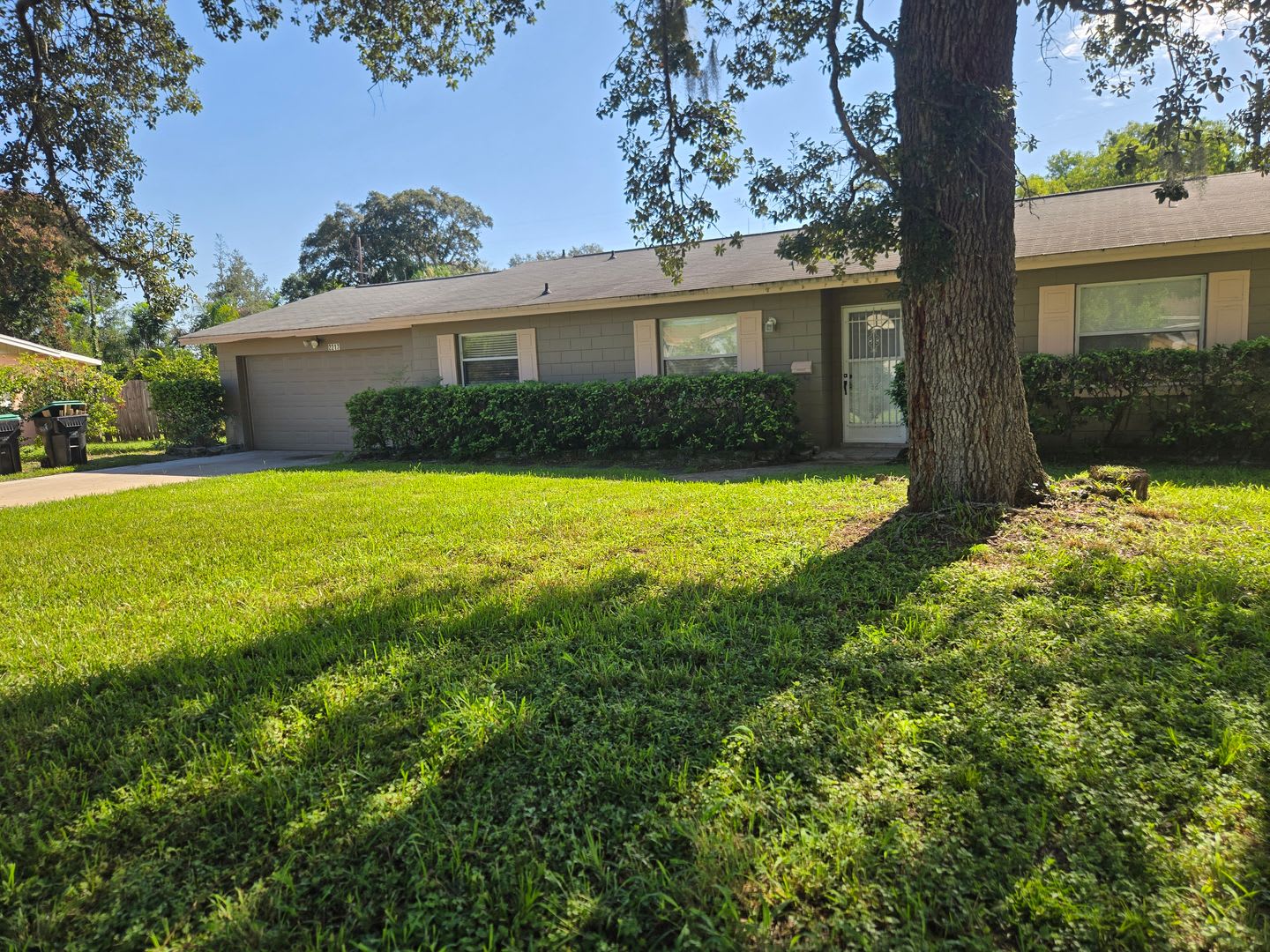 3 BEDROOM TO 2 BATH SPACIOUS HOME WITH OVERSIZED GARAGE – photo 4