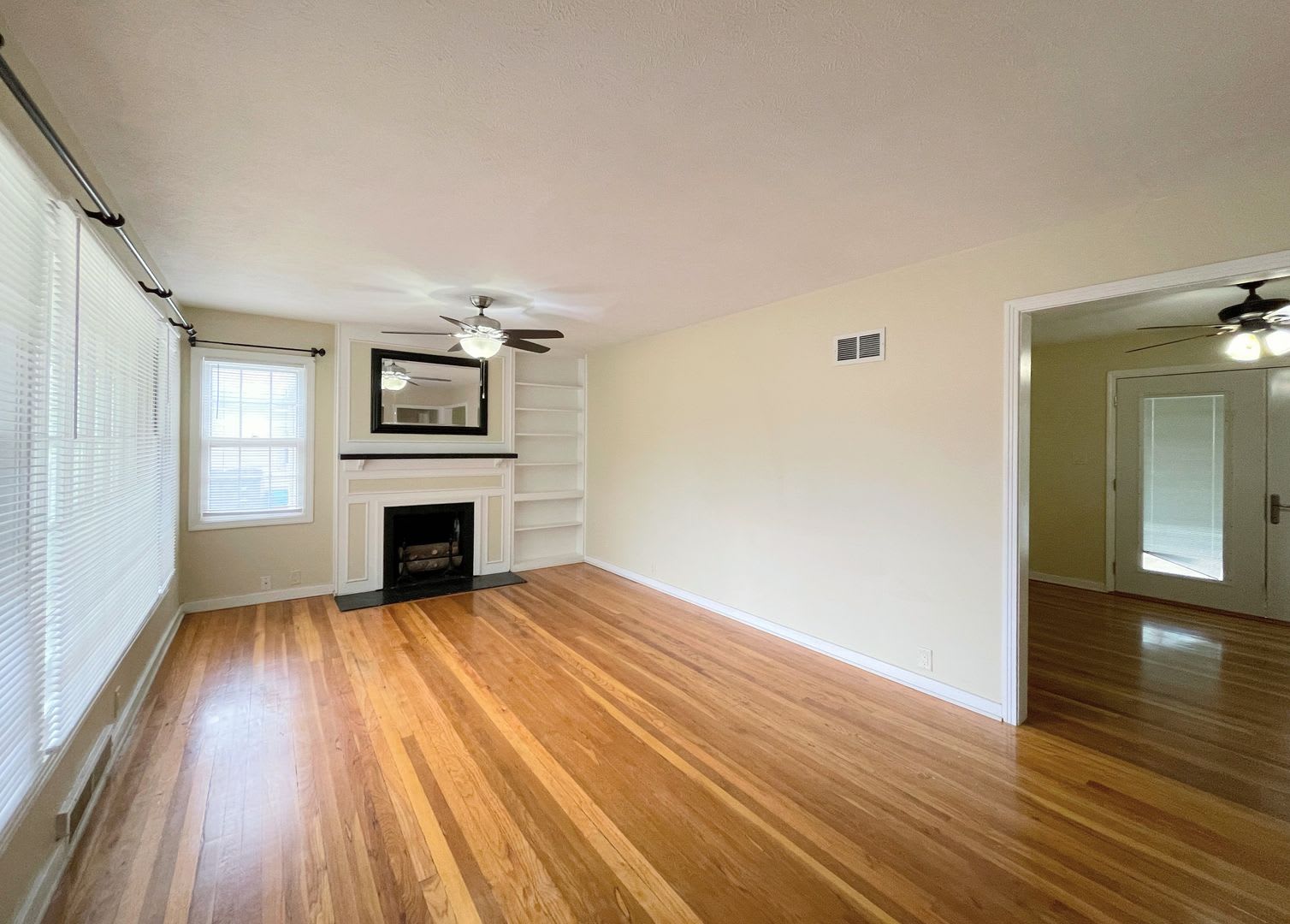 Cozy 2 bed 1.5 bath home – photo 2
