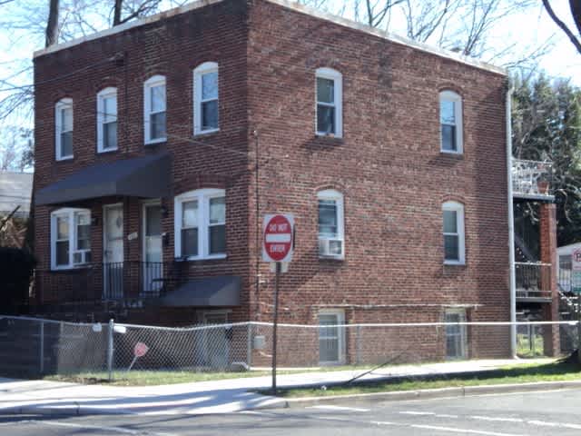 4601 Blaine St Ne 1 – photo 1