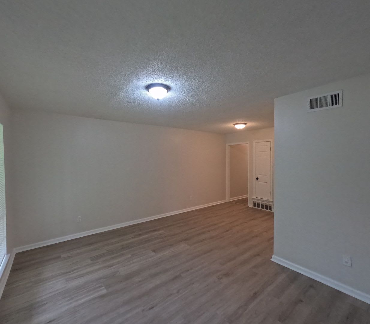 Fully Renovated 2BR Duplex Near University of Memphis – photo 3