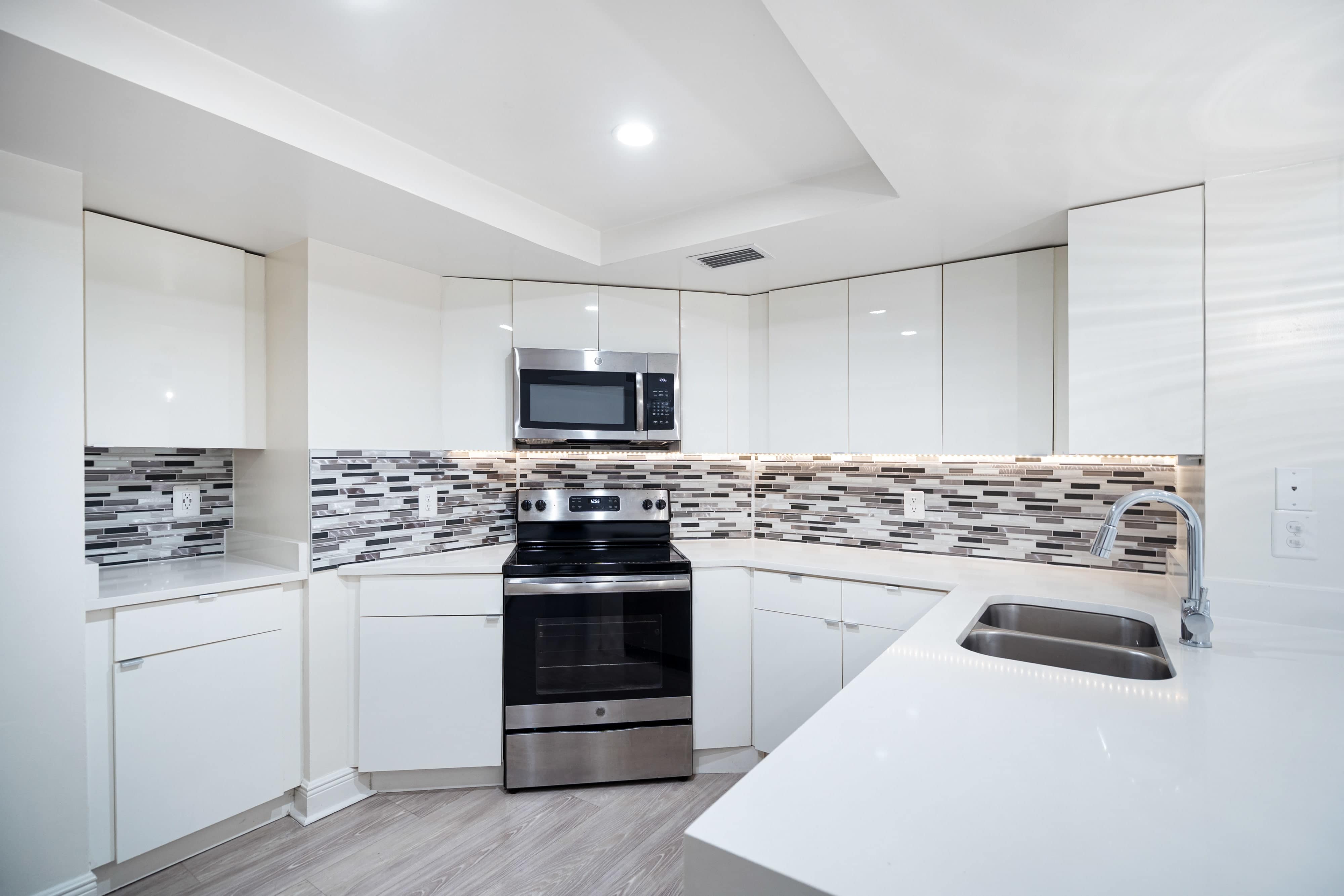 Waterways Village Apartments – photo 2