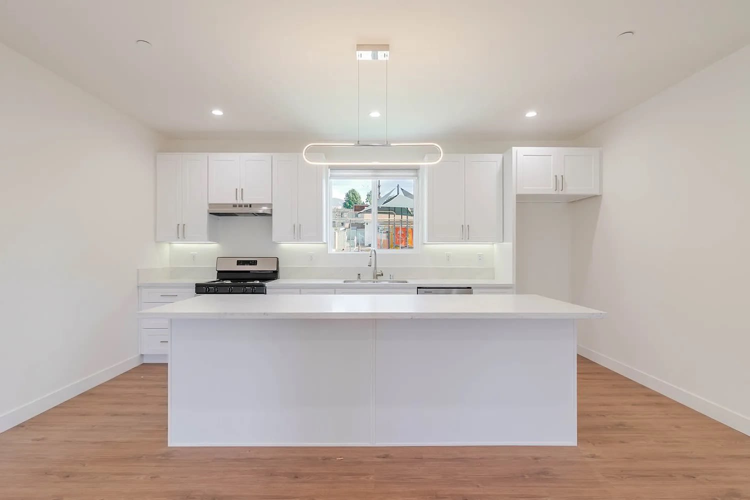 10230 Tujunga Canyon Blvd – photo 5
