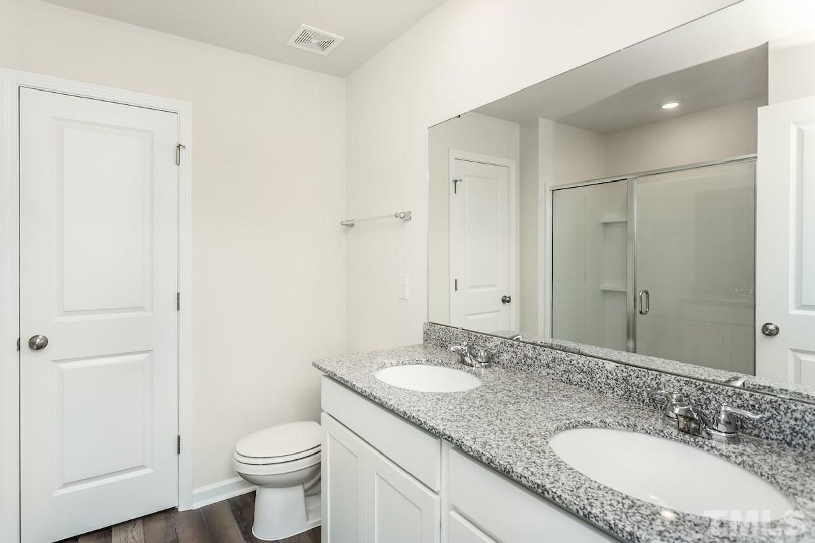 Room in 4 Bedroom Home at Sugarplum Rd – photo 4