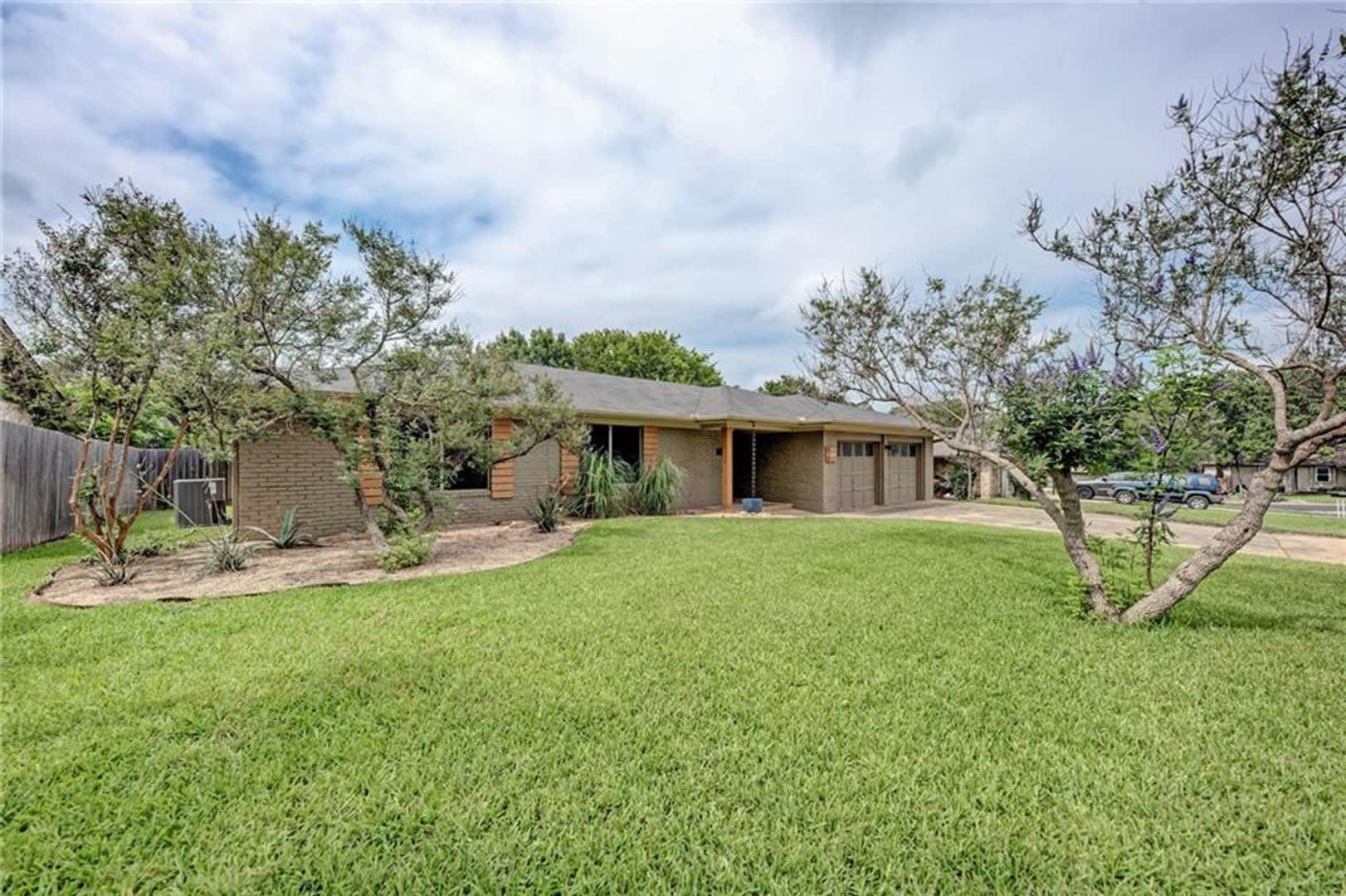Georgetown home for lease – photo 4