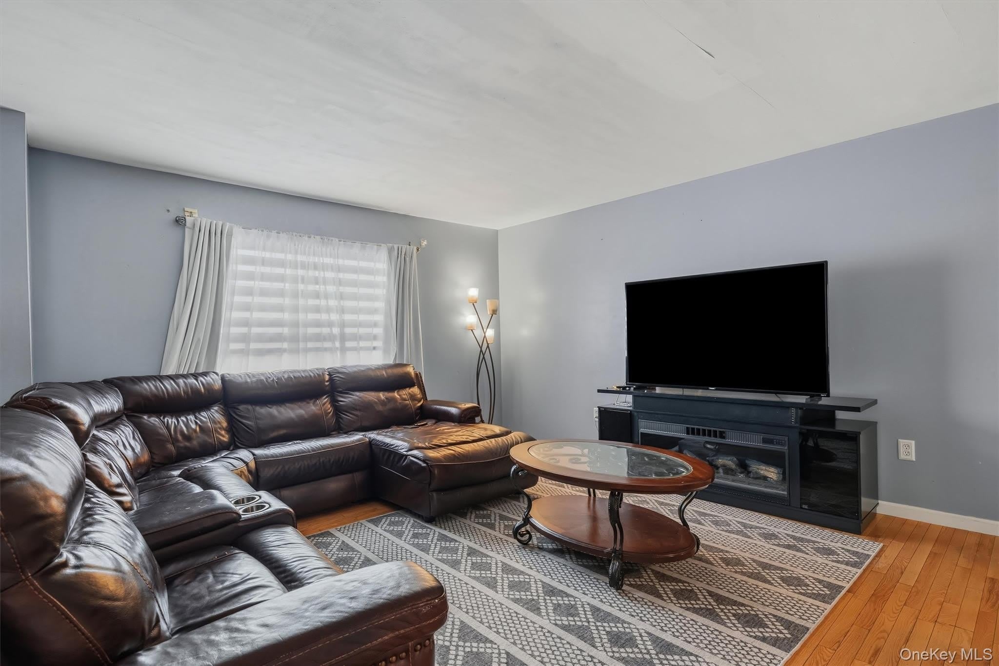 35 Helene Road – photo 2