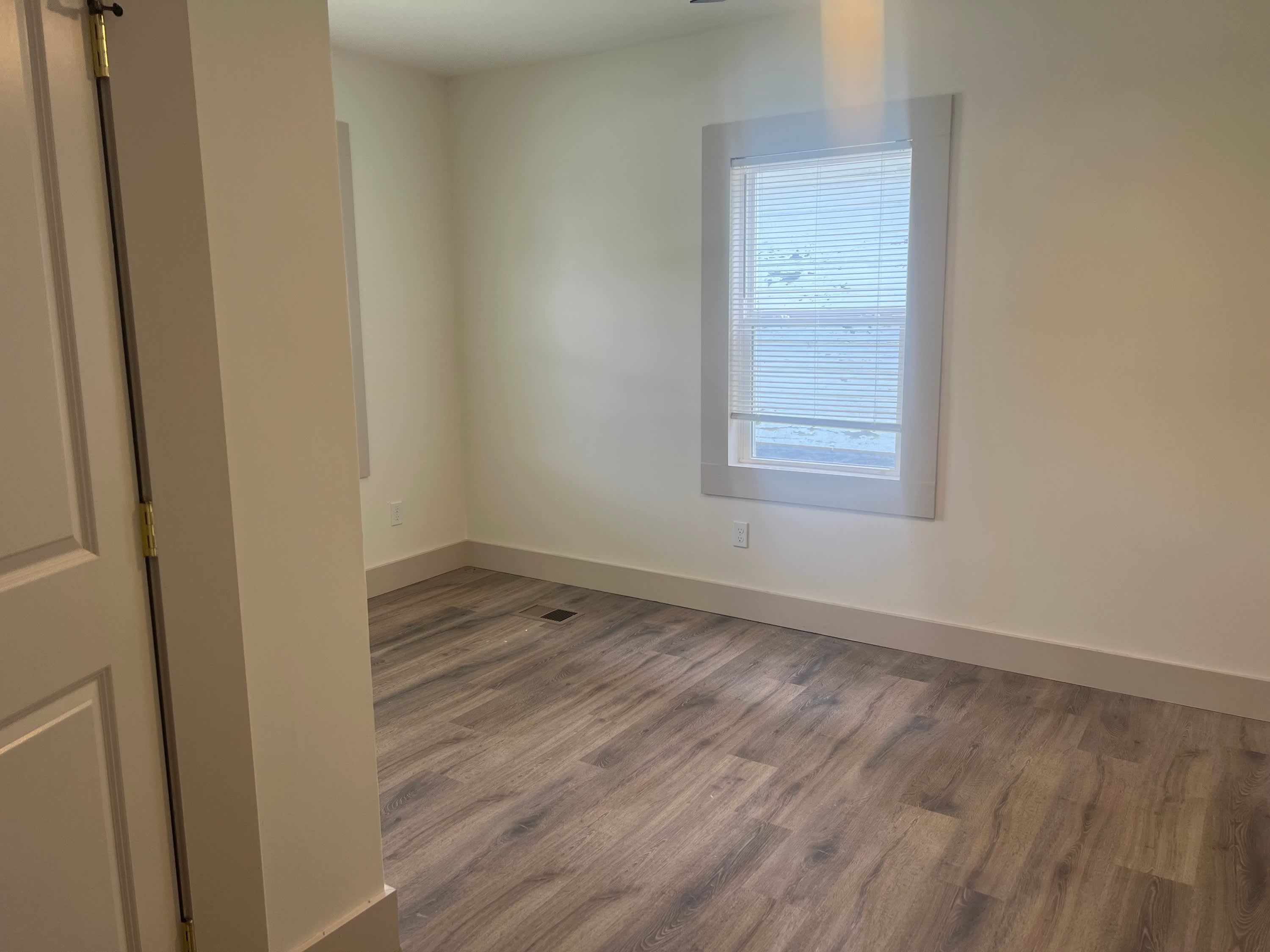 3733 Maple Avenue Southwest – photo 4