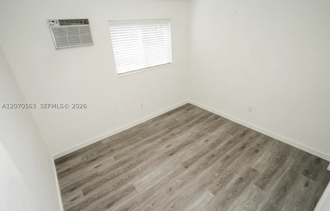 1043 NW 5th St – photo 5