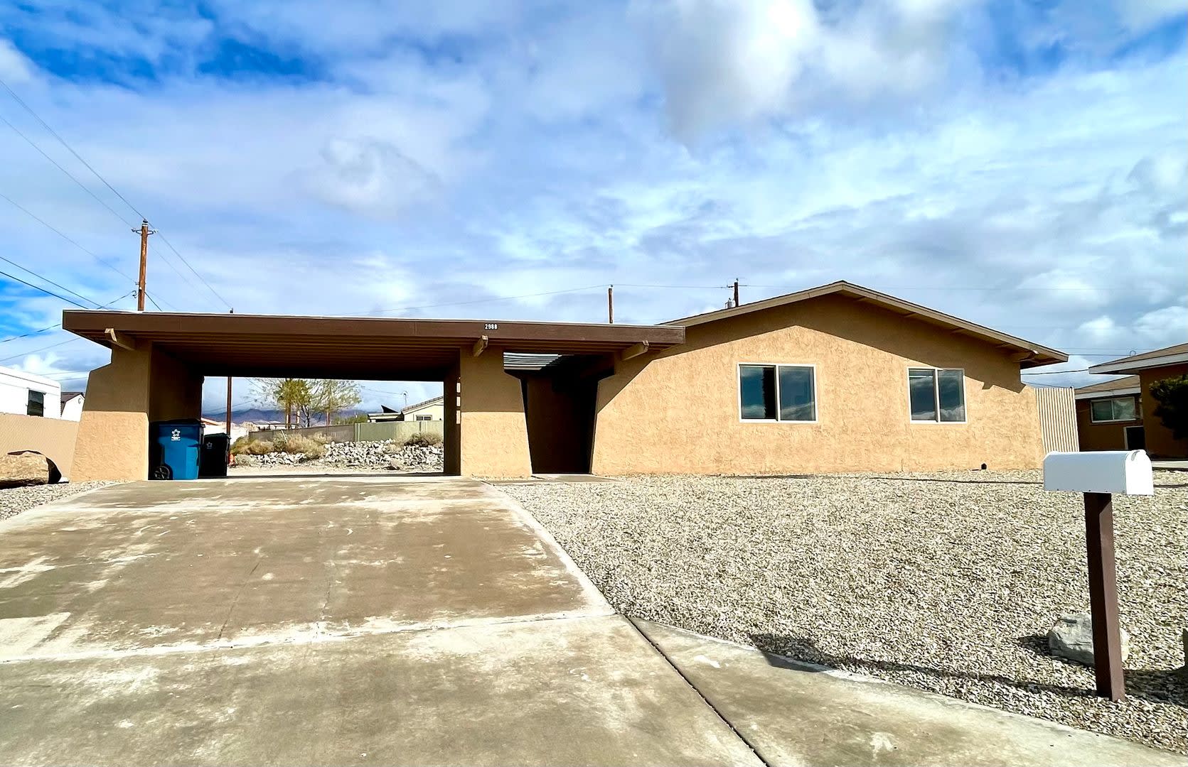 Cute 3 Bedroom Home in Lake Havasu City- Available Now! – photo 2