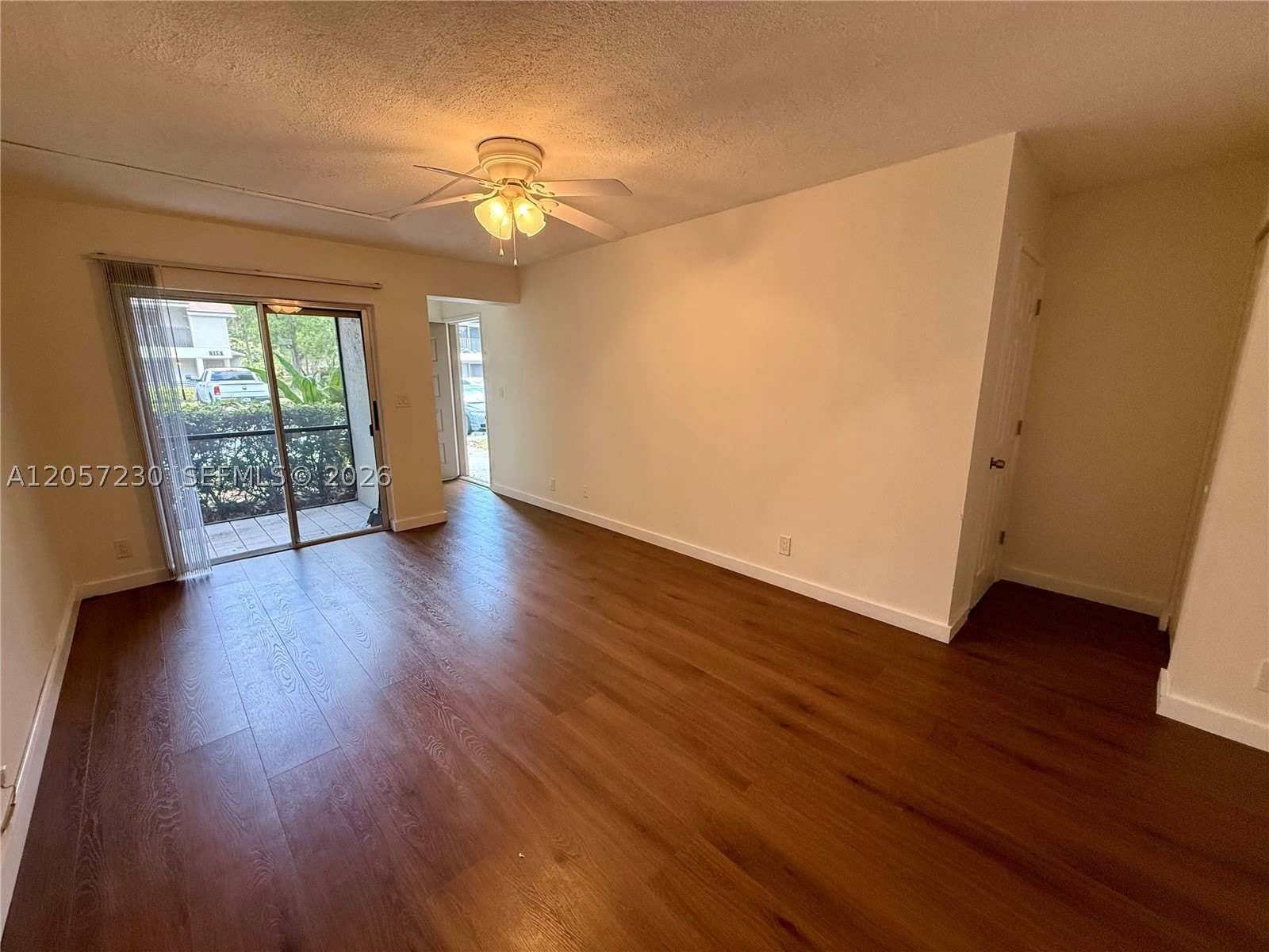 114 Gardens Dr – photo 4