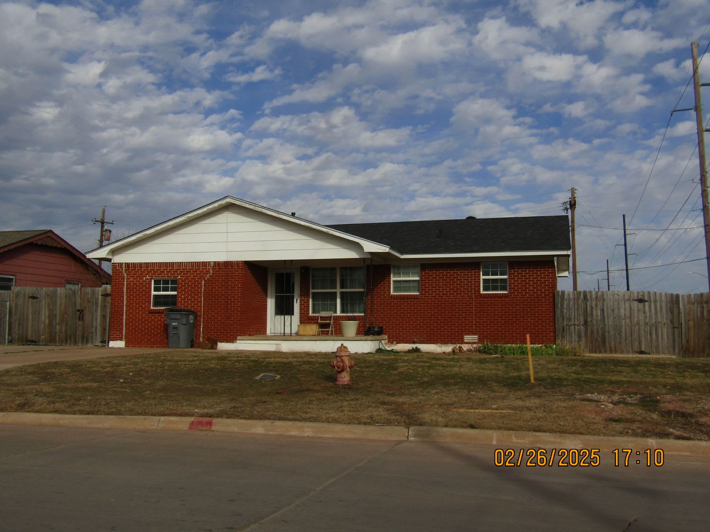 Move In Special 200 Off Of The First Full Month S Rent Very Nice Home Located In The Carrasland Area – photo 2