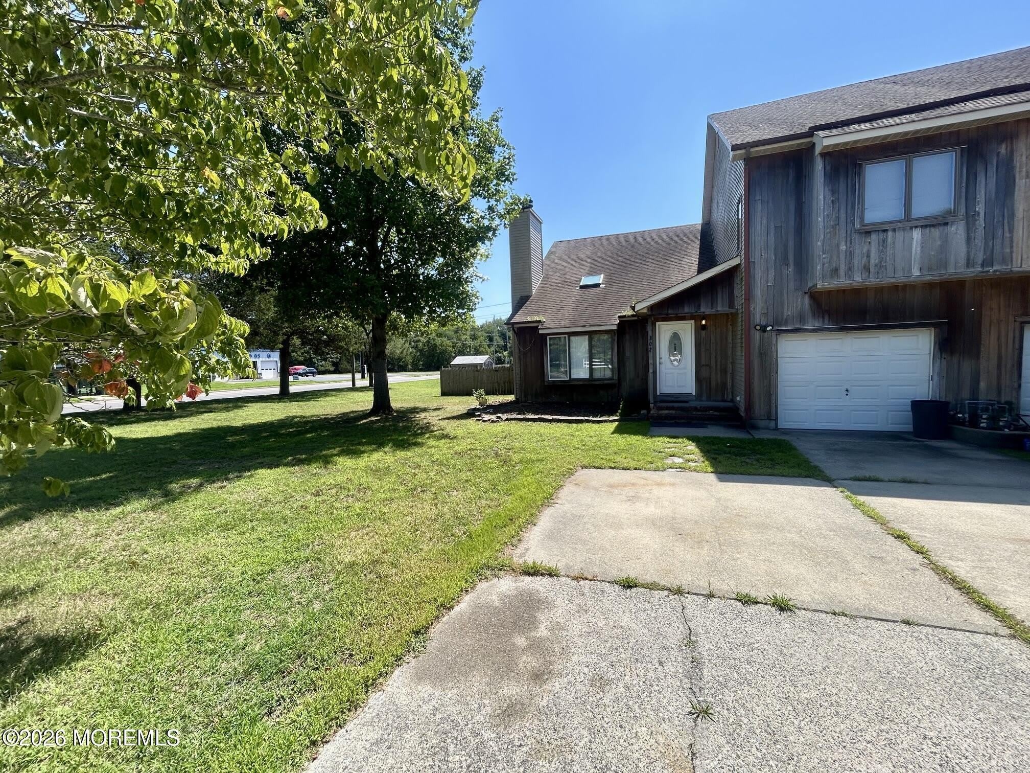302 Center Street – photo 1