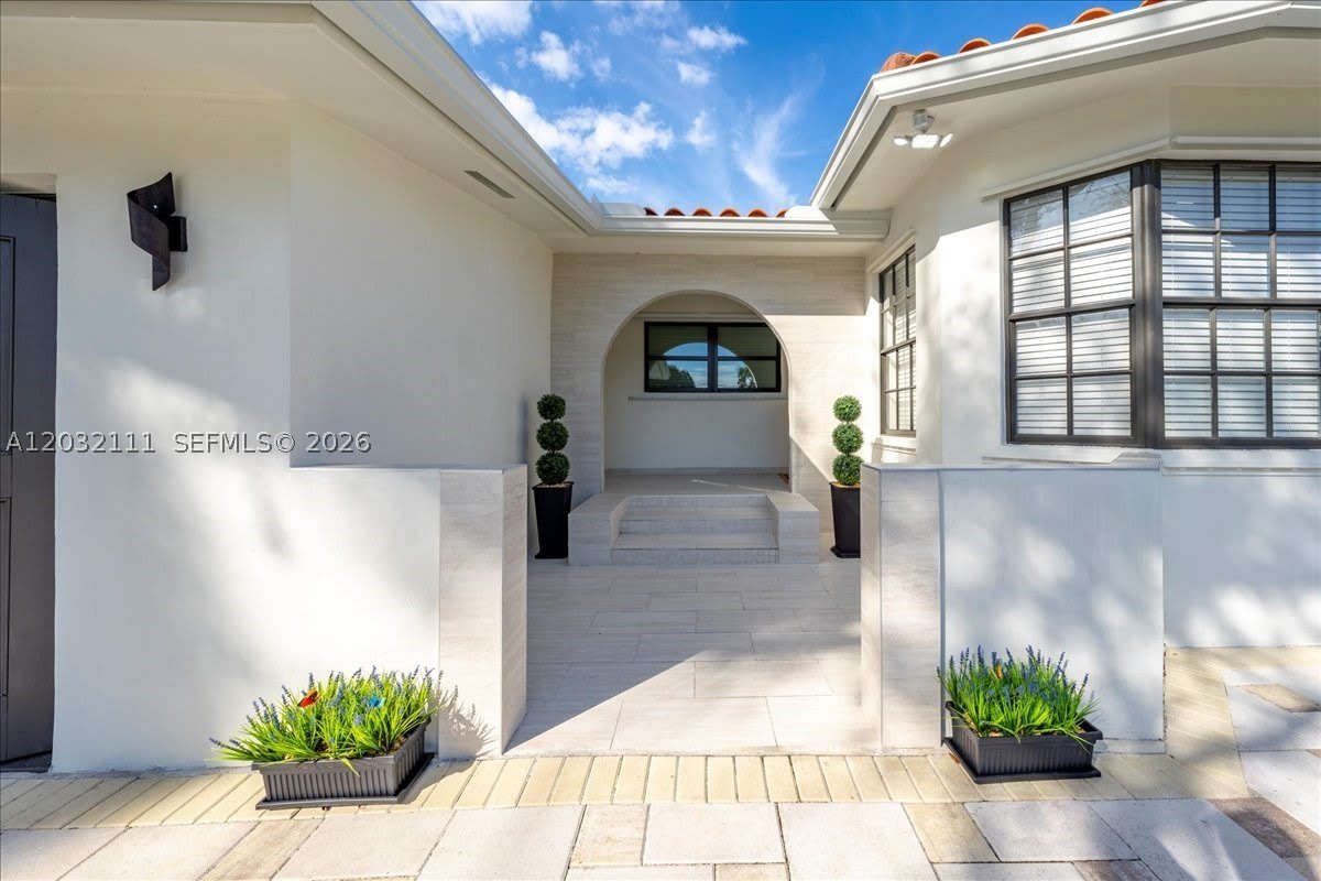 7705 SW 66th St – photo 3