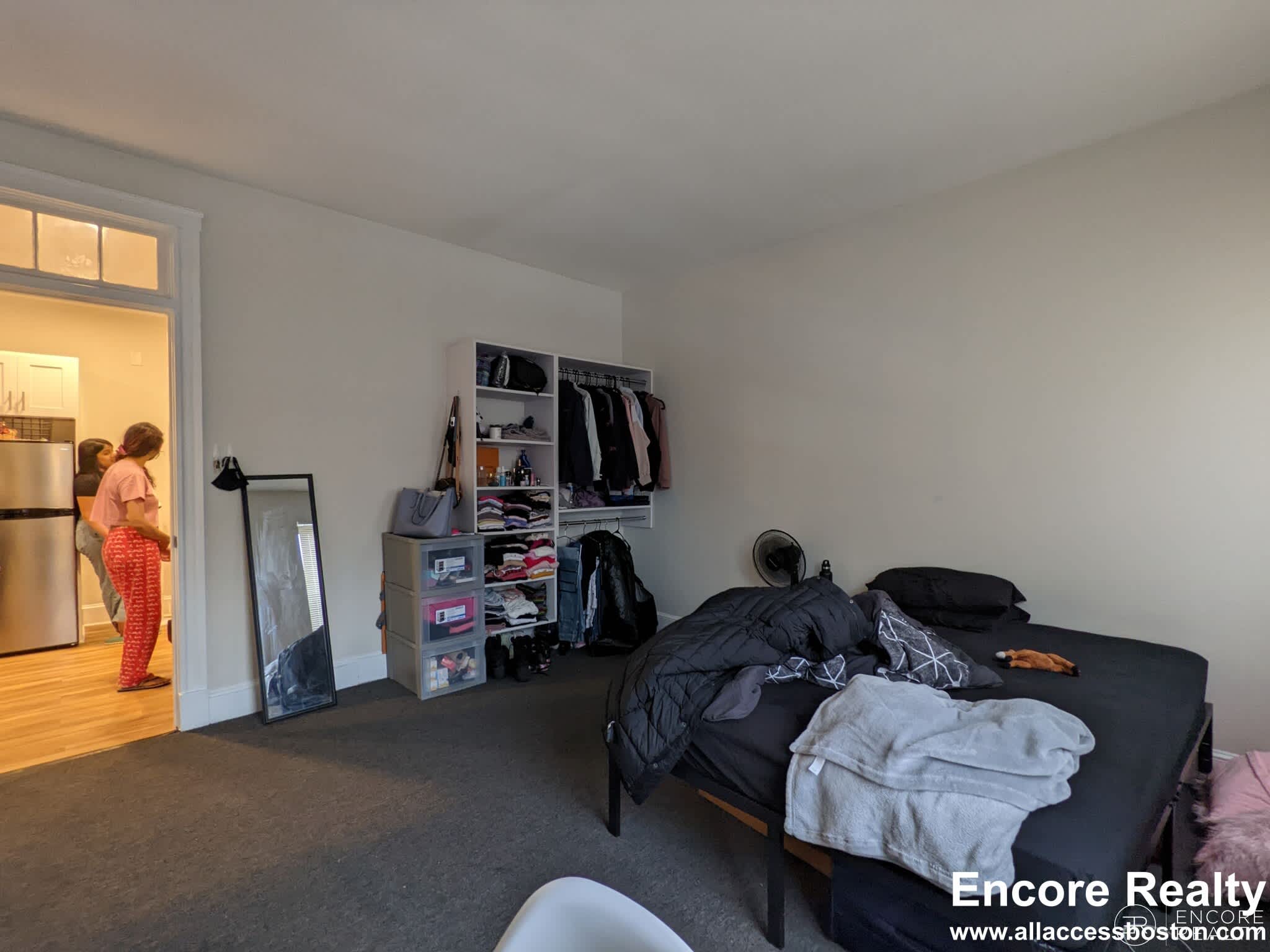 833 Beacon St – photo 4