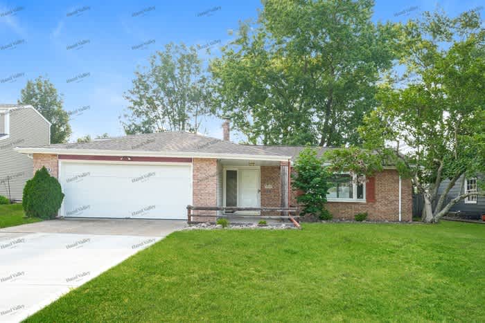6039 Sherwood Drive – photo 1