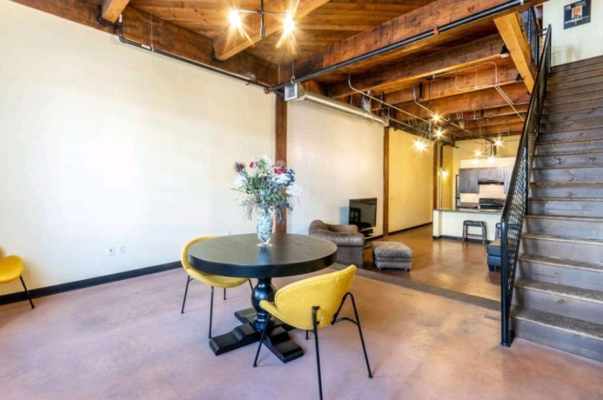 2702 Montana Ave – photo 2