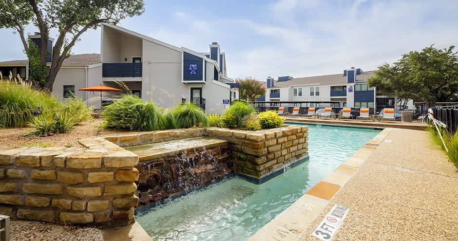 Huntington Meadows Apartment Homes – photo 3
