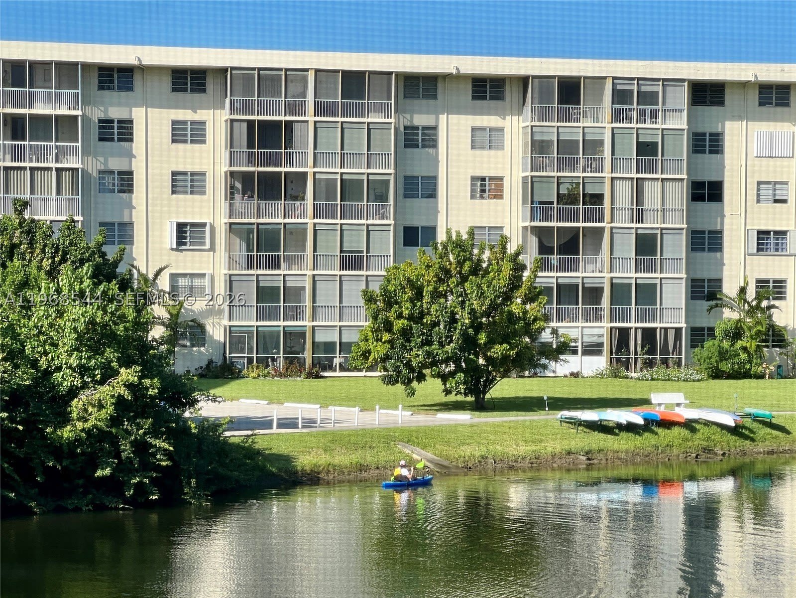 2855 Leonard Dr – photo 3