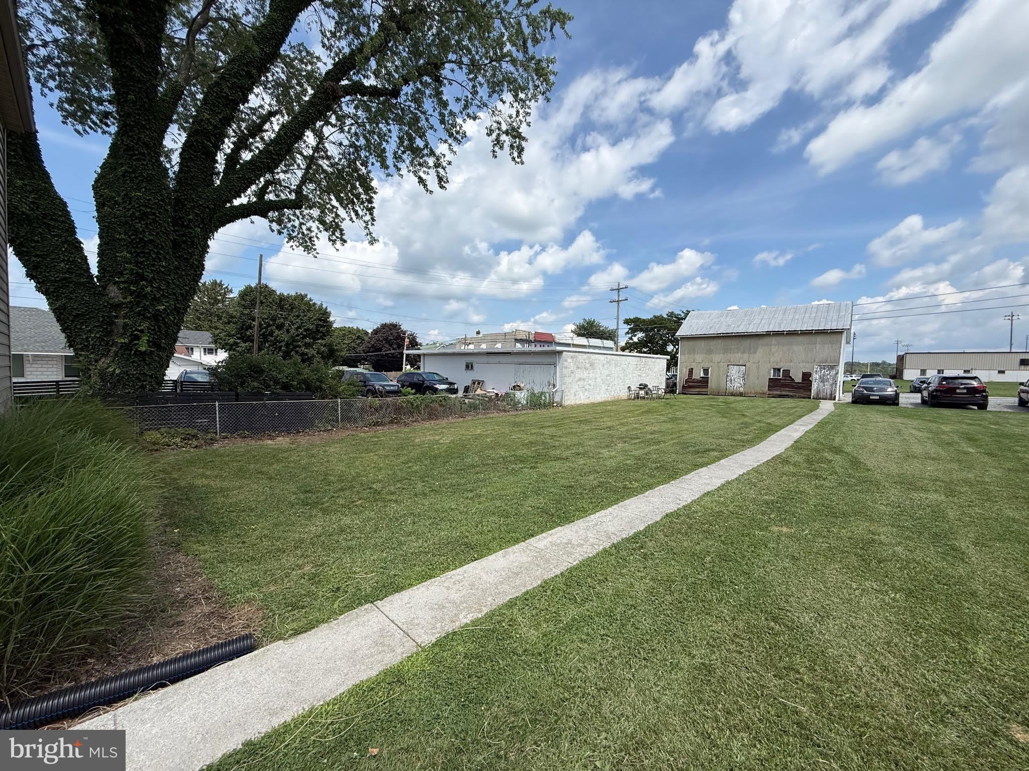 223 N QUEEN Street – photo 4