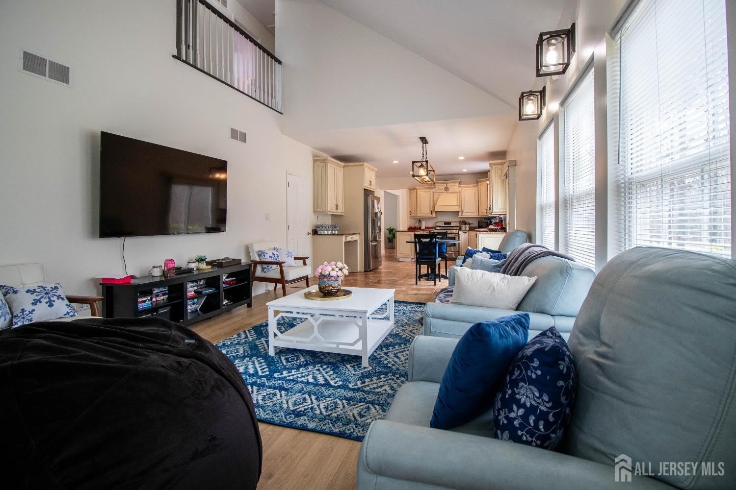 845 Woodbury Drive – photo 5