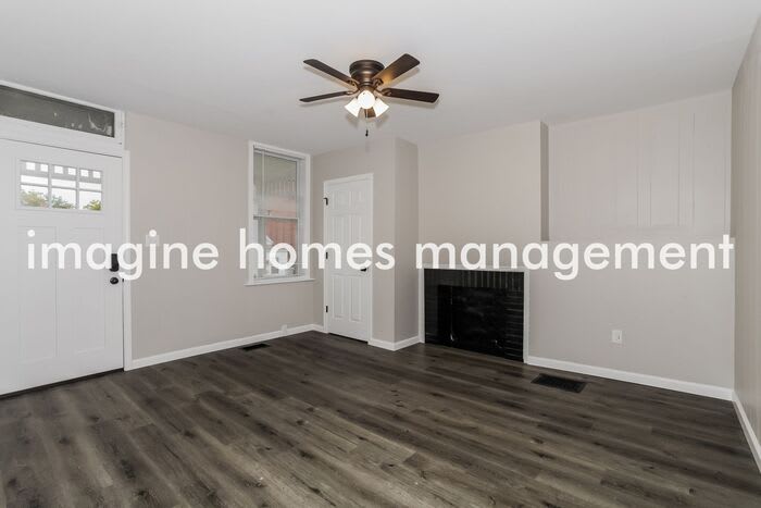 1111 Columbia Street – photo 4