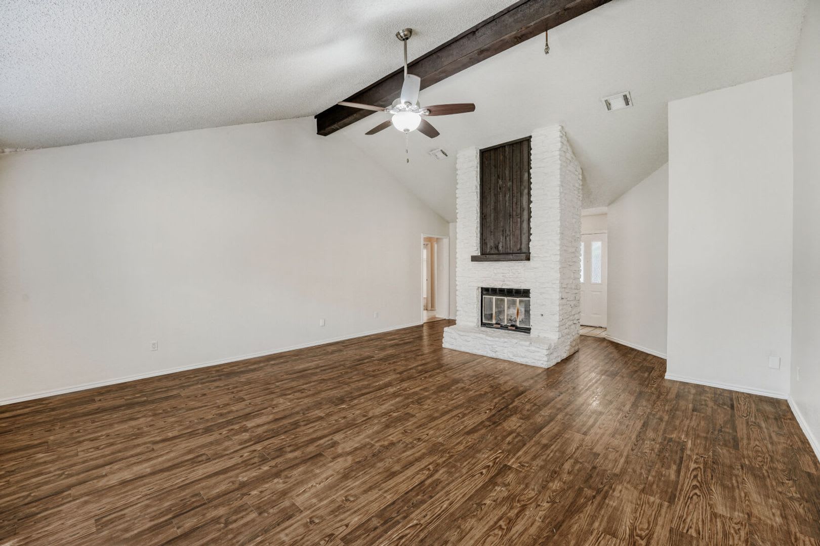 Single story 3 bedroom 2 bath home in Gracywoods – photo 5