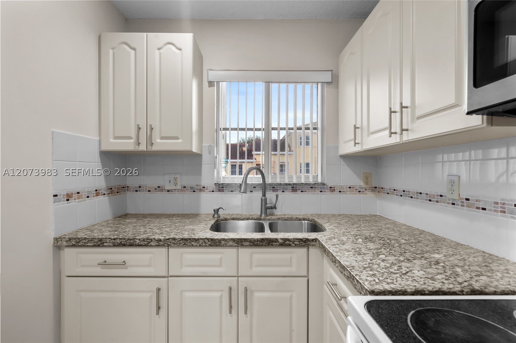330 NW 114th Ave – photo 4