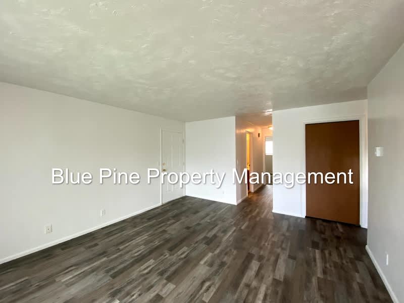 672 Foster Drive – photo 4