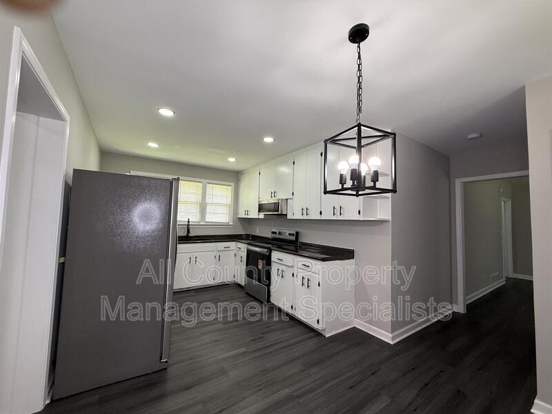 1013 Pinelane Rd – photo 4
