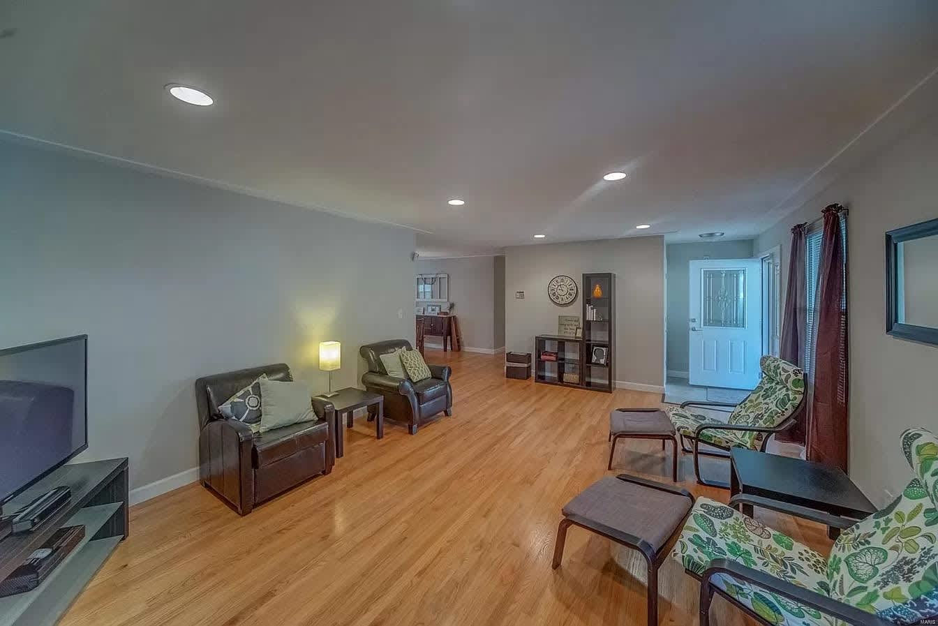 2404 Wendy Way Drive – photo 4