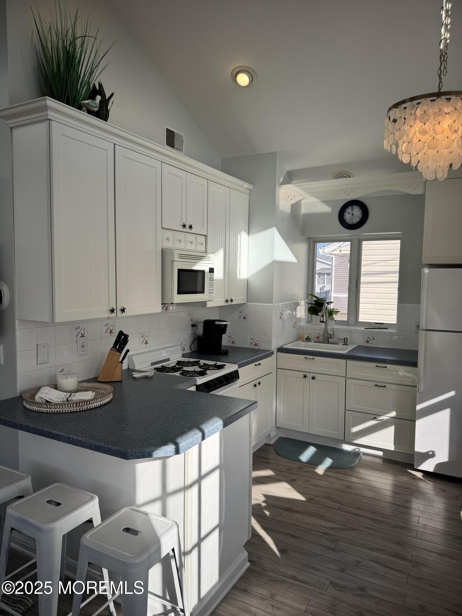 120 W Chadwick Way – photo 5