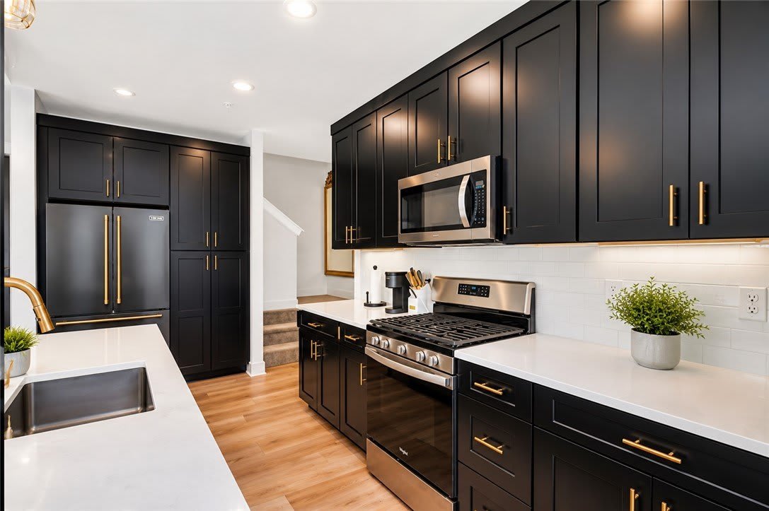 800 Gillian Ln – photo 3
