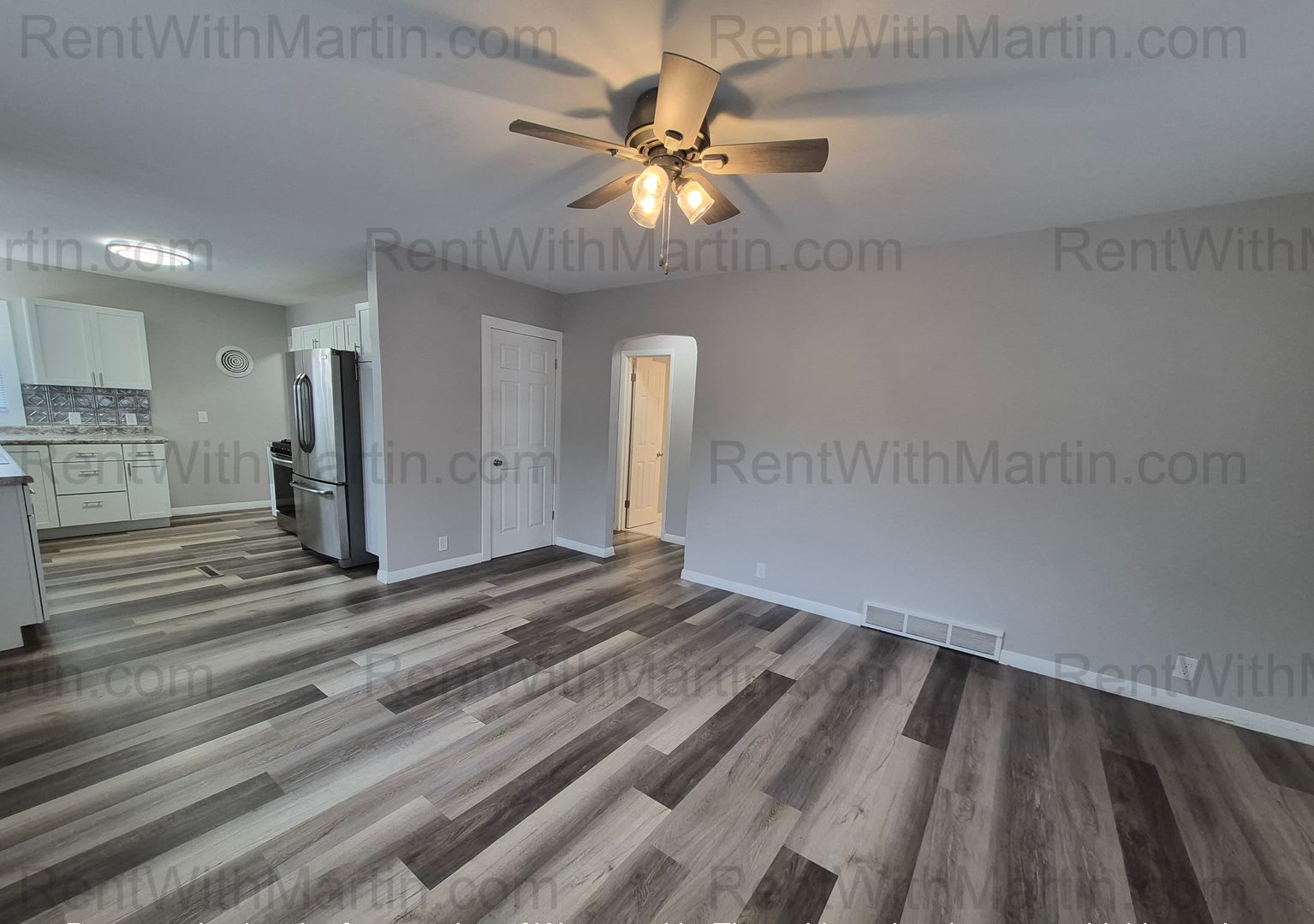 FOR RENT- 617 Center St – photo 2