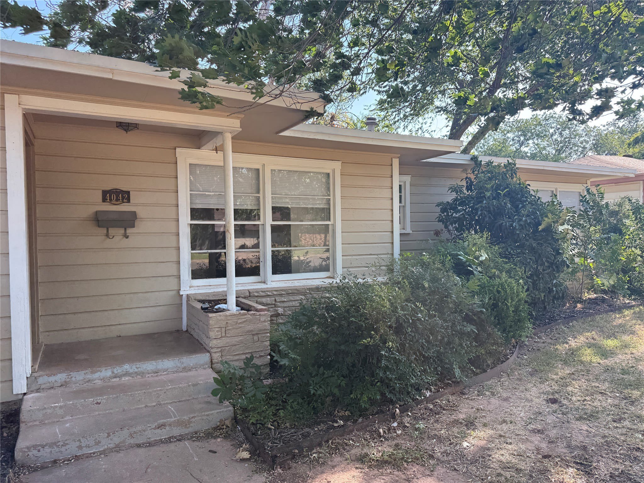 4042 Benbrook Street – photo 2