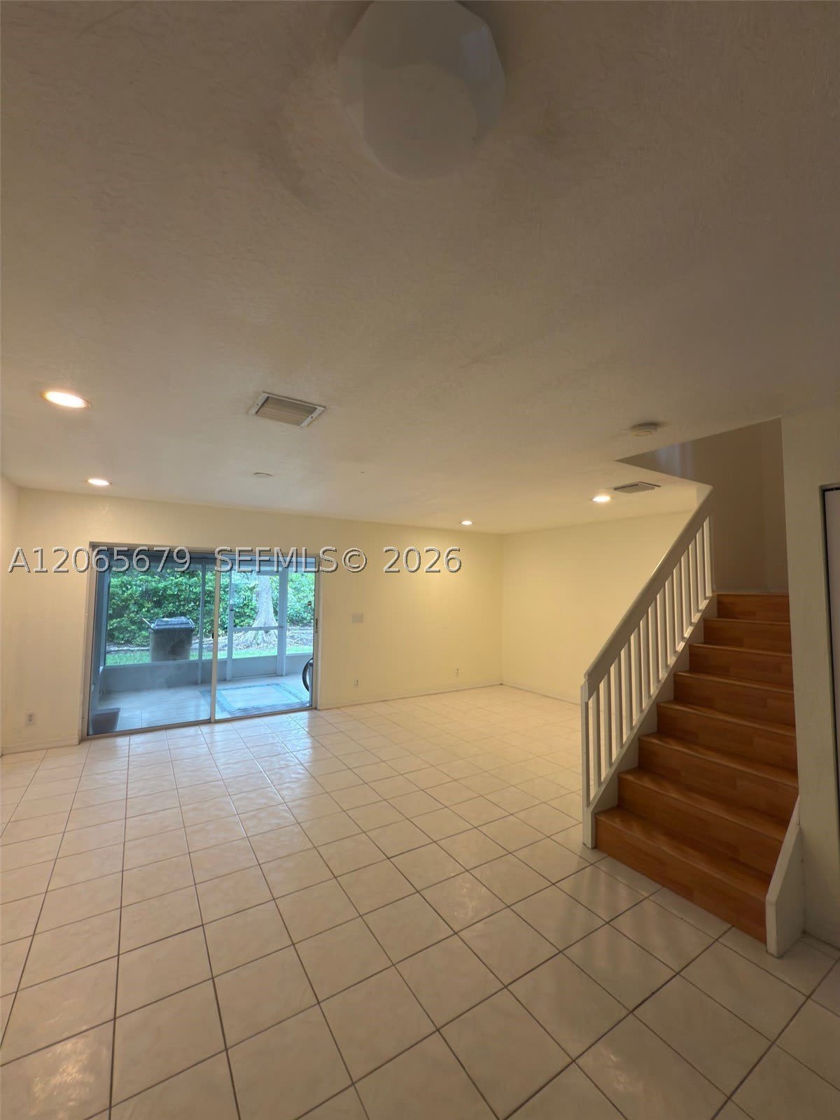 1105 SW 44th Way – photo 3