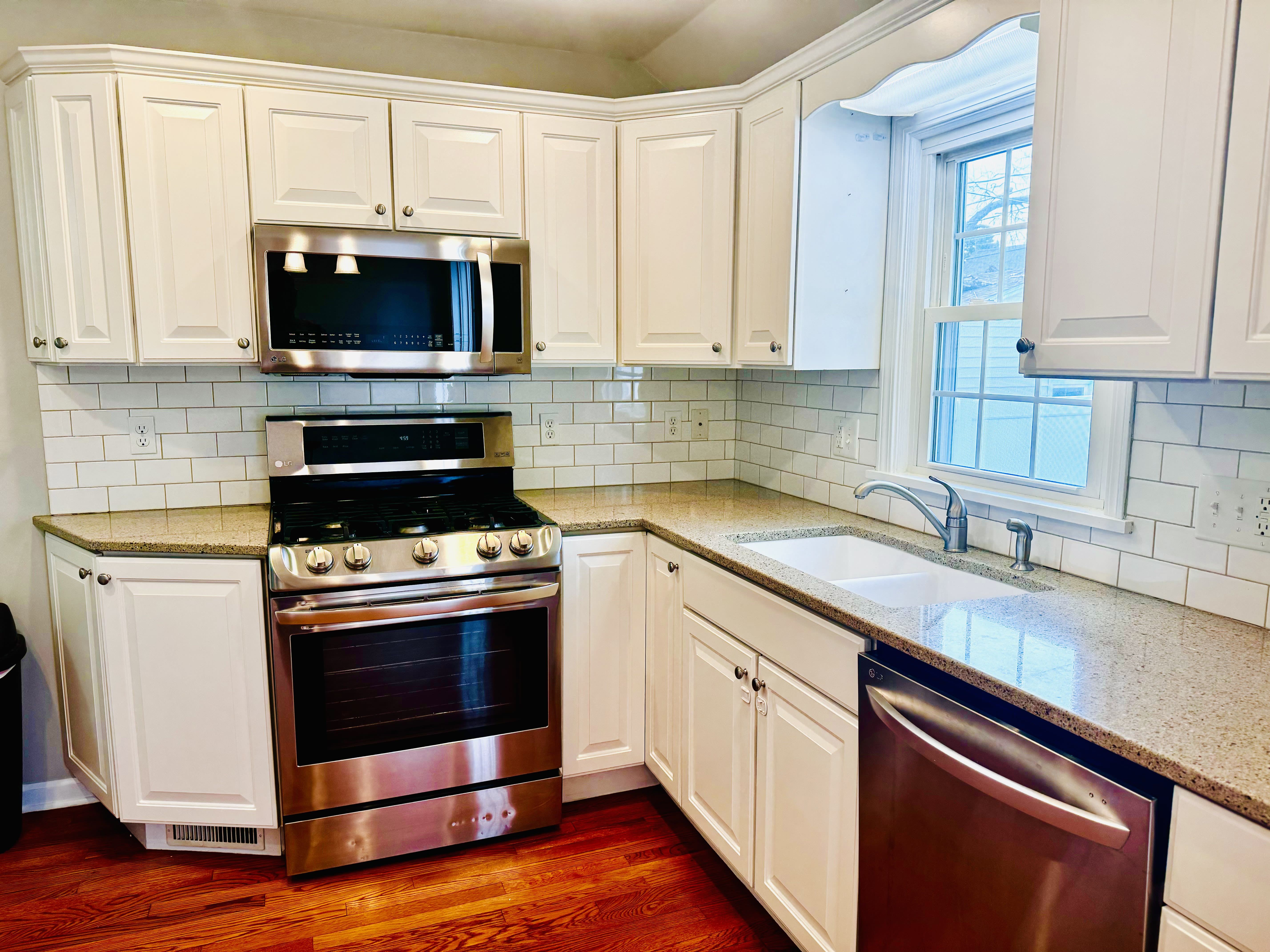 1027 E Elmhurst Ave – photo 4