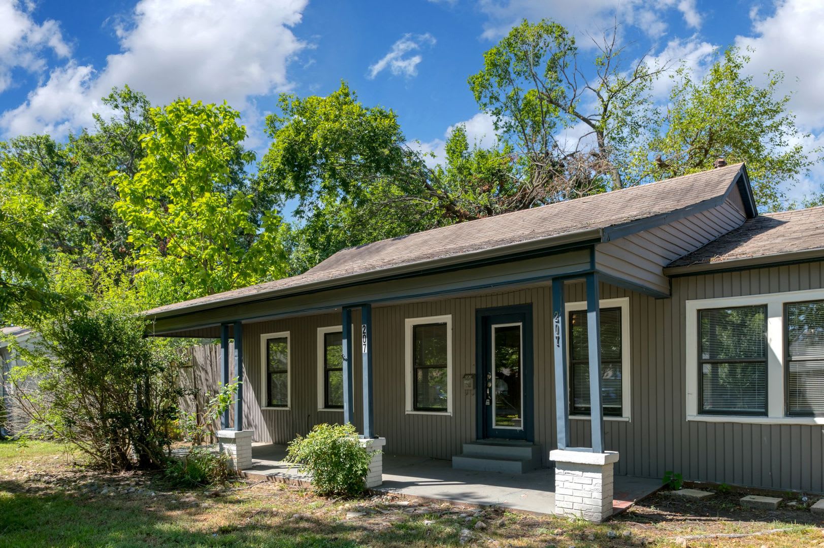 Beautiful 3 Bedroom 1 Bathroom Gem In Terrell Available Now – photo 2