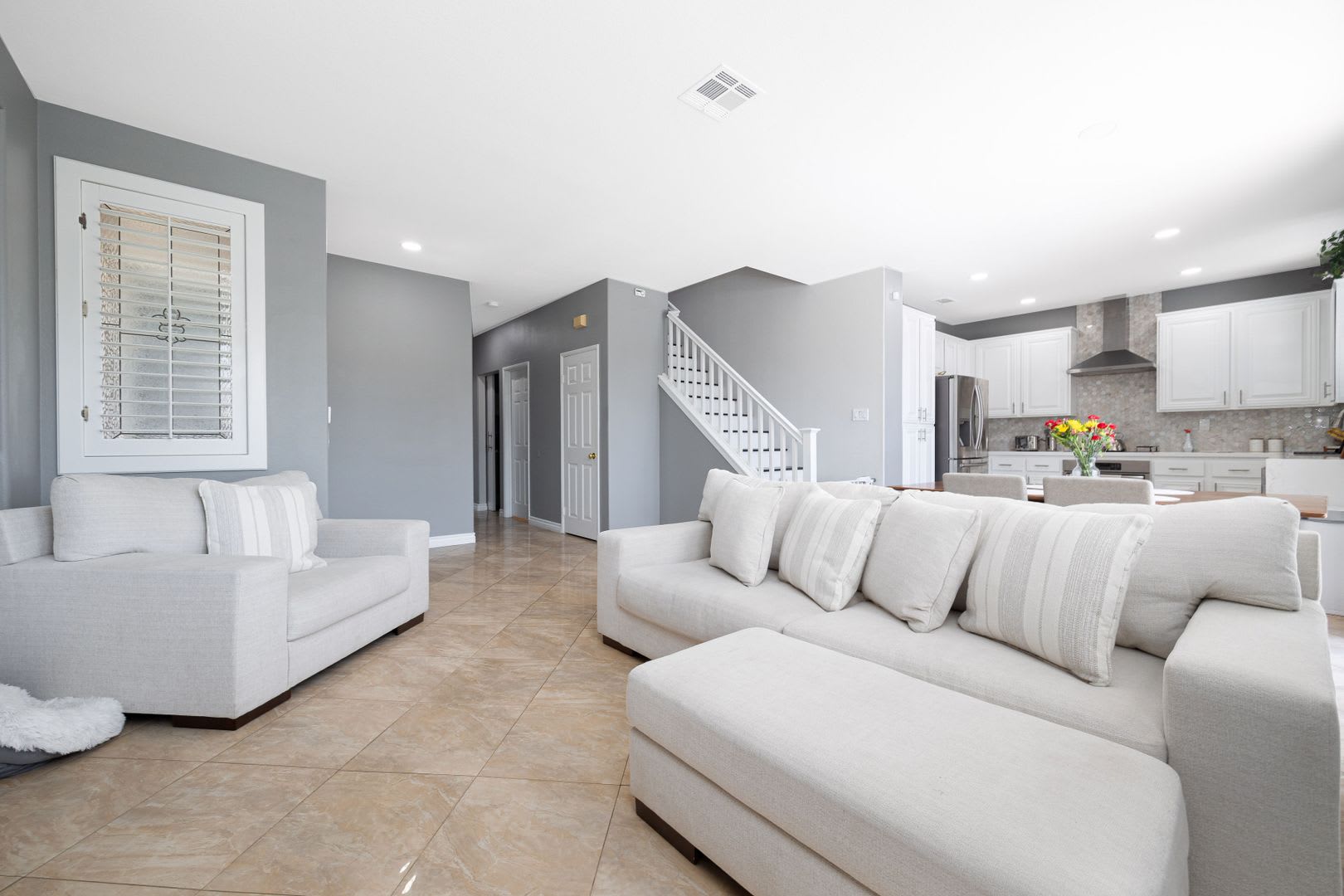 Live Big in Eastlake! This is the ONE. – photo 2