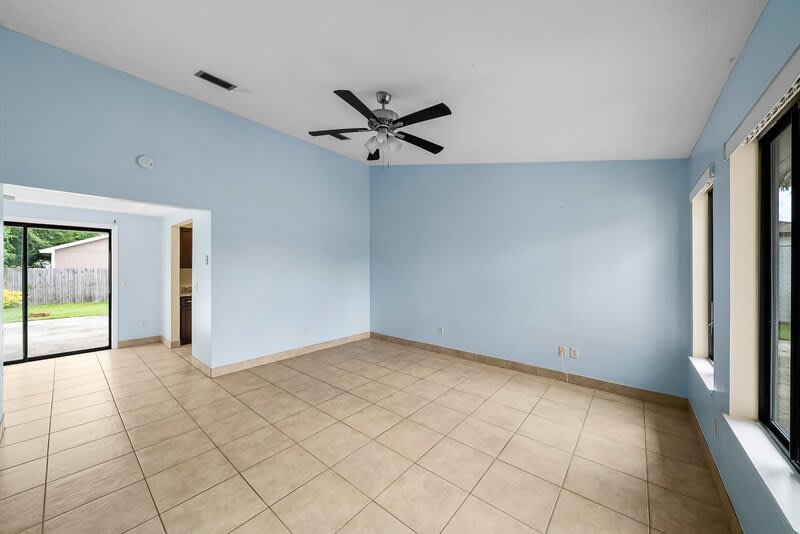 7750 Betty Louise Drive – photo 4